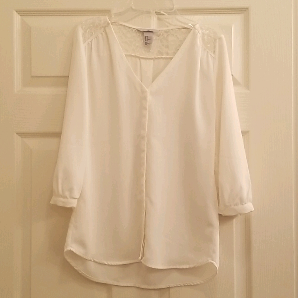 H&M 3/4 Sleeve Cream Button-Down Lace Top